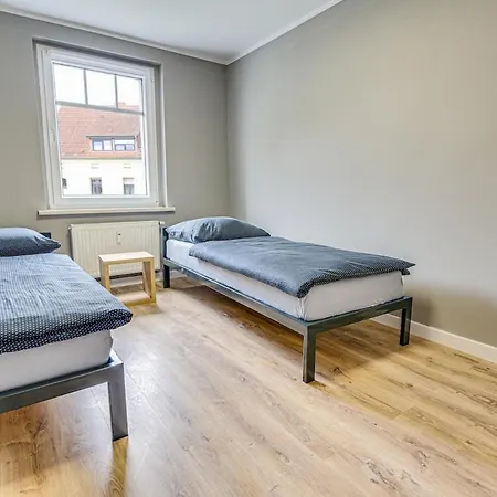 2b 3 43,06qm Newly Renovated, 5 Beds שוודט