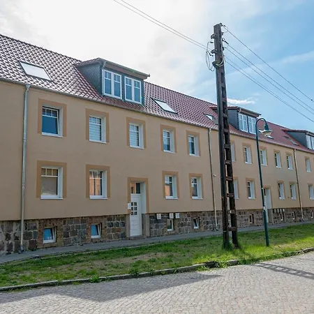 2b 3 43,06qm Newly Renovated, 5 Beds דירה