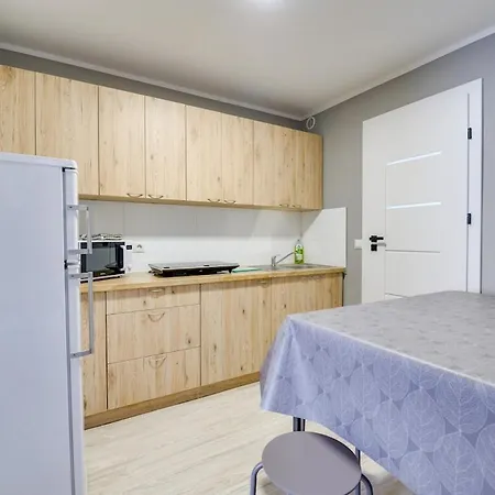 2b 3 43,06qm Newly Renovated, 5 Beds * שוודט