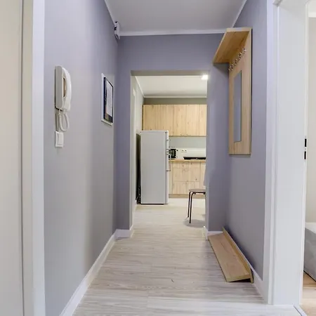 2b 3 43,06qm Newly Renovated, 5 Beds שוודט