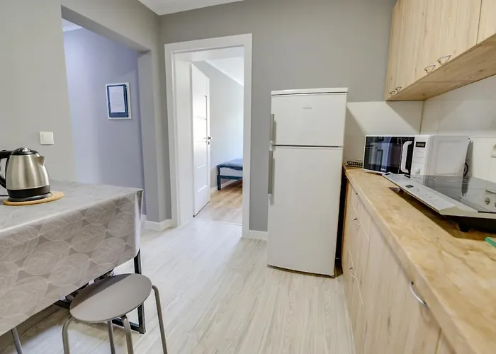 2b 3 43,06qm Newly Renovated, 5 Beds