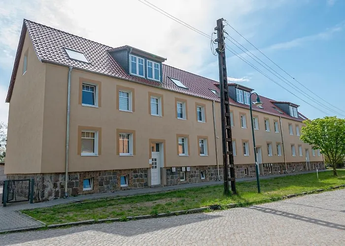 2b 3 43,06qm Newly Renovated, 5 Beds Apartment