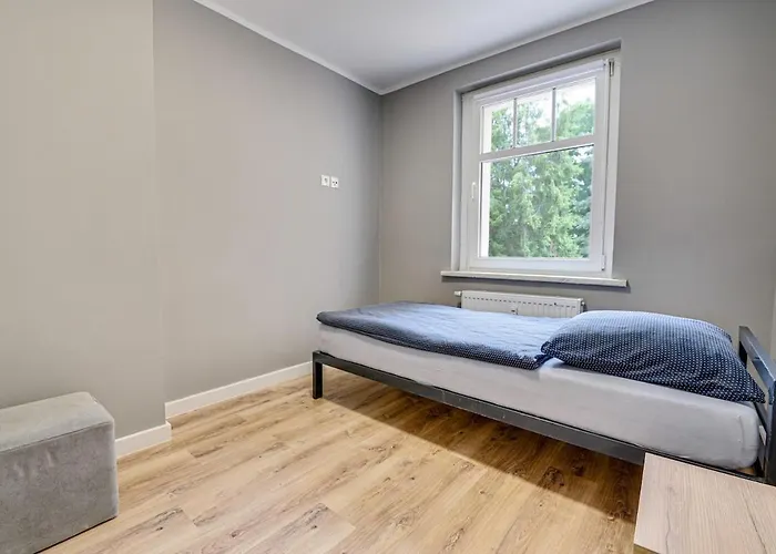 Apartment 2b 3 43,06qm Newly Renovated, 5 Beds *