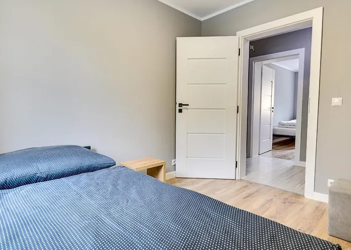 Apartment 2b 3 43,06qm Newly Renovated, 5 Beds *